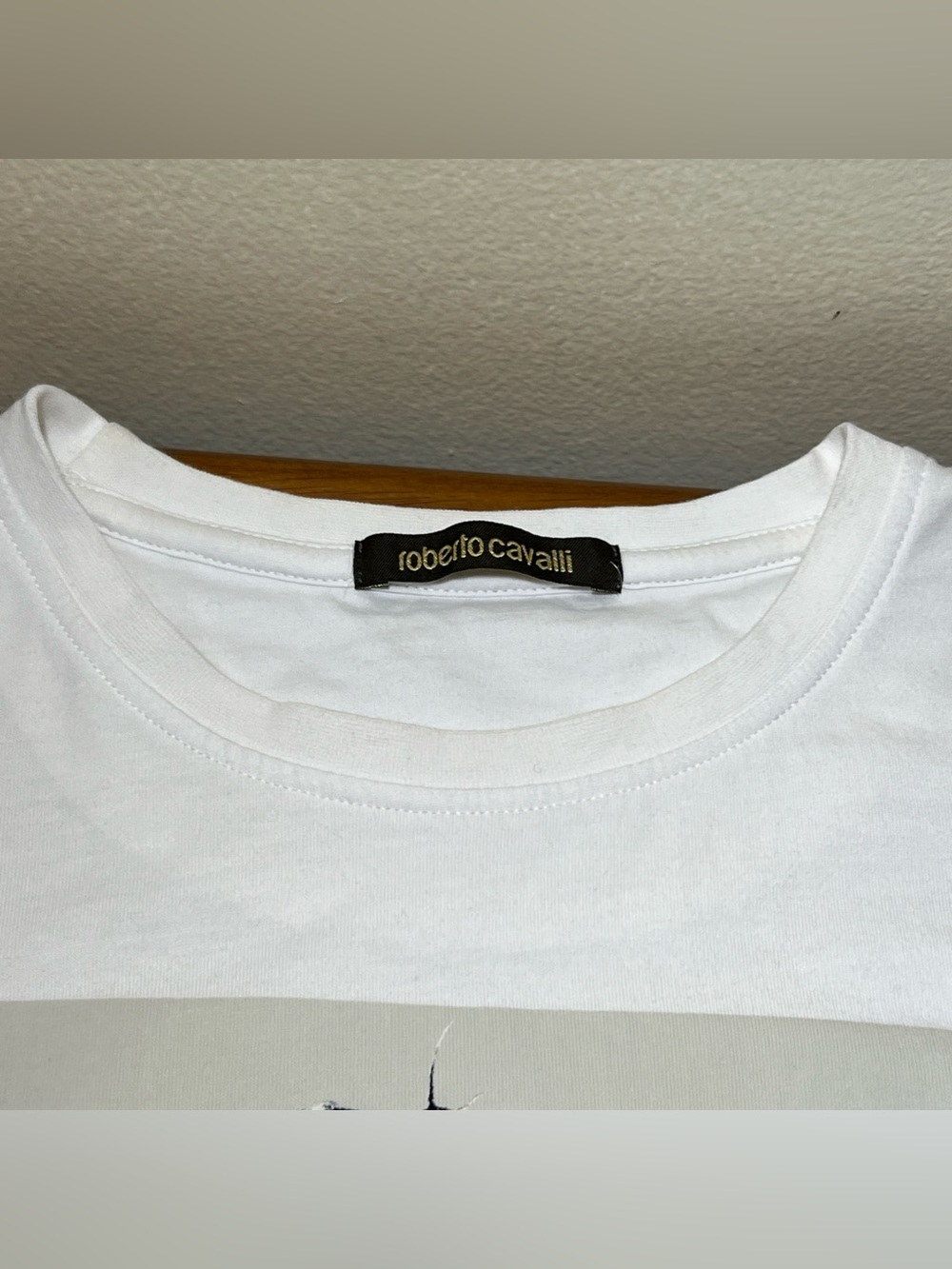 Roberto Cavalli White Graphic Tee with Black Horse Print Size MEDIUM - Picture 4 of 6